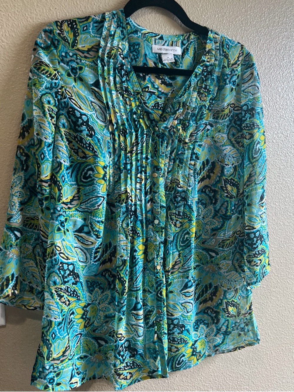Liz Claiborne Medium Paisley Pintuck Blouse Coastal Lightweight Resort